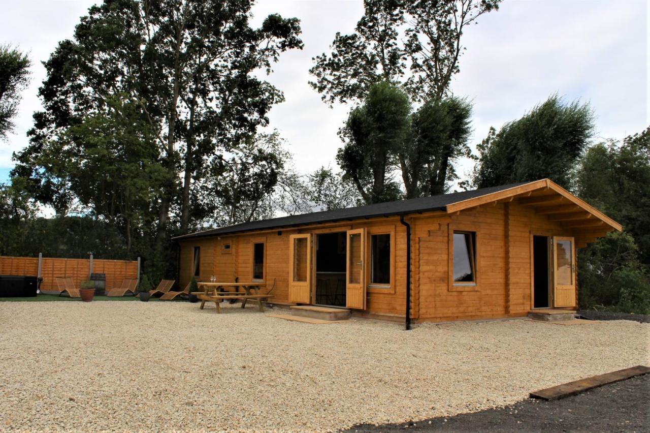 Inviting 3-Bedroom Lodge In Ashton Under Hill 이브샘 외부 사진