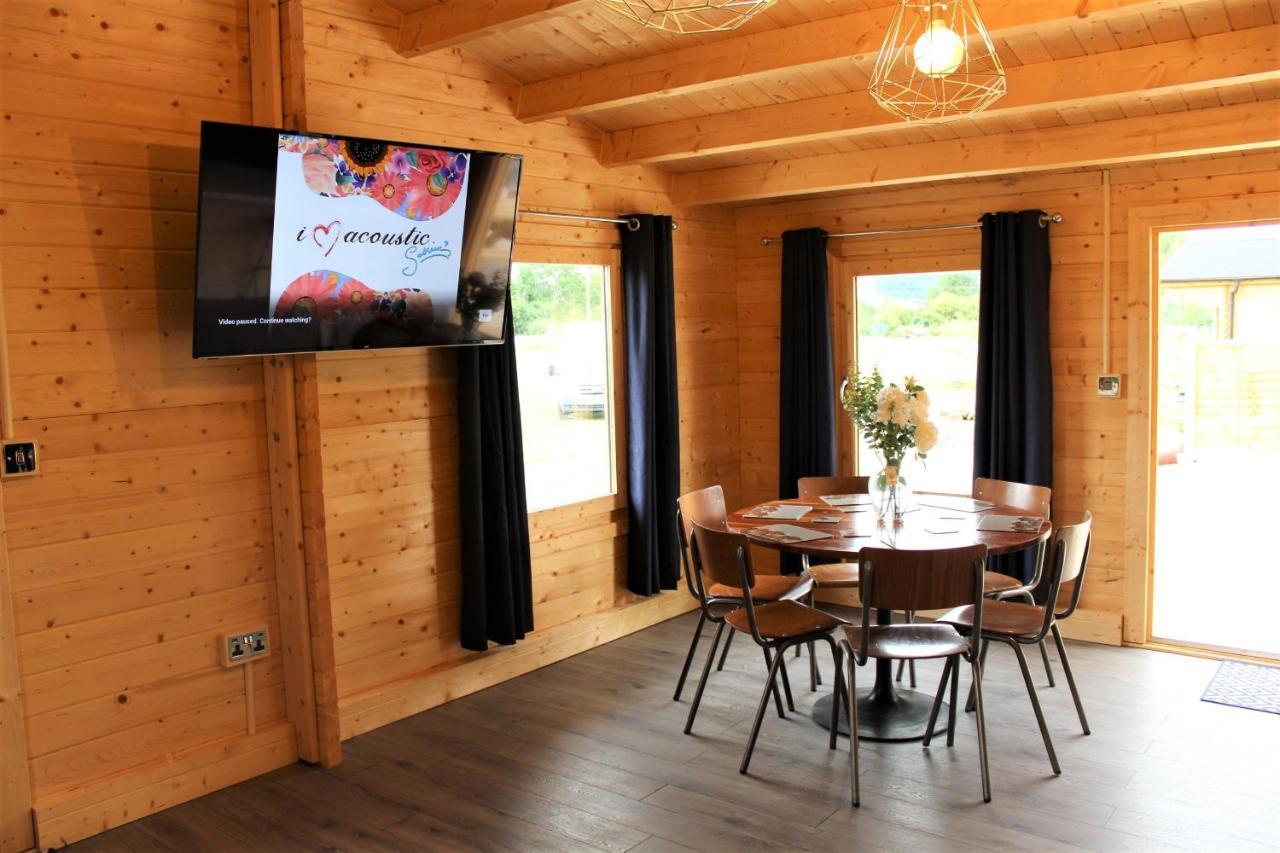 Inviting 3-Bedroom Lodge In Ashton Under Hill 이브샘 외부 사진